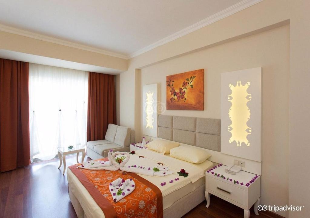 هتل گرند میرامور