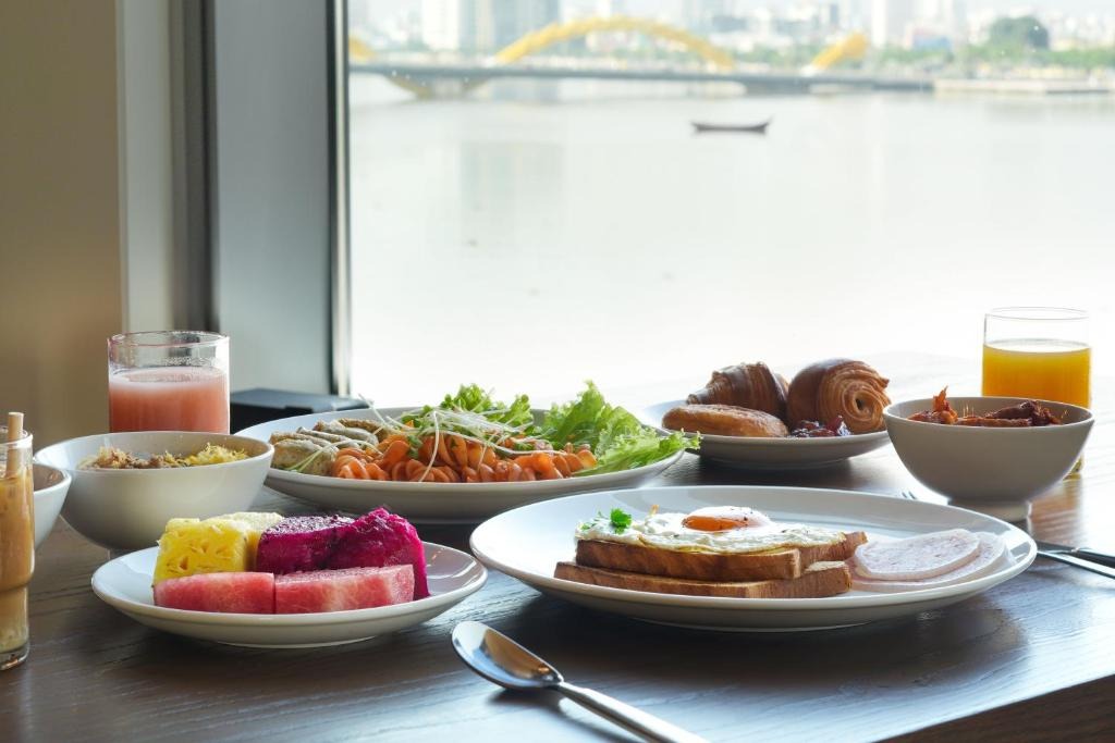 هتل وینک ریورساید دانانگ