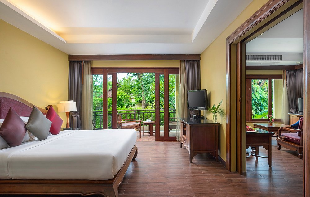 هتل نورا بیچ ریزورت اند اسپا